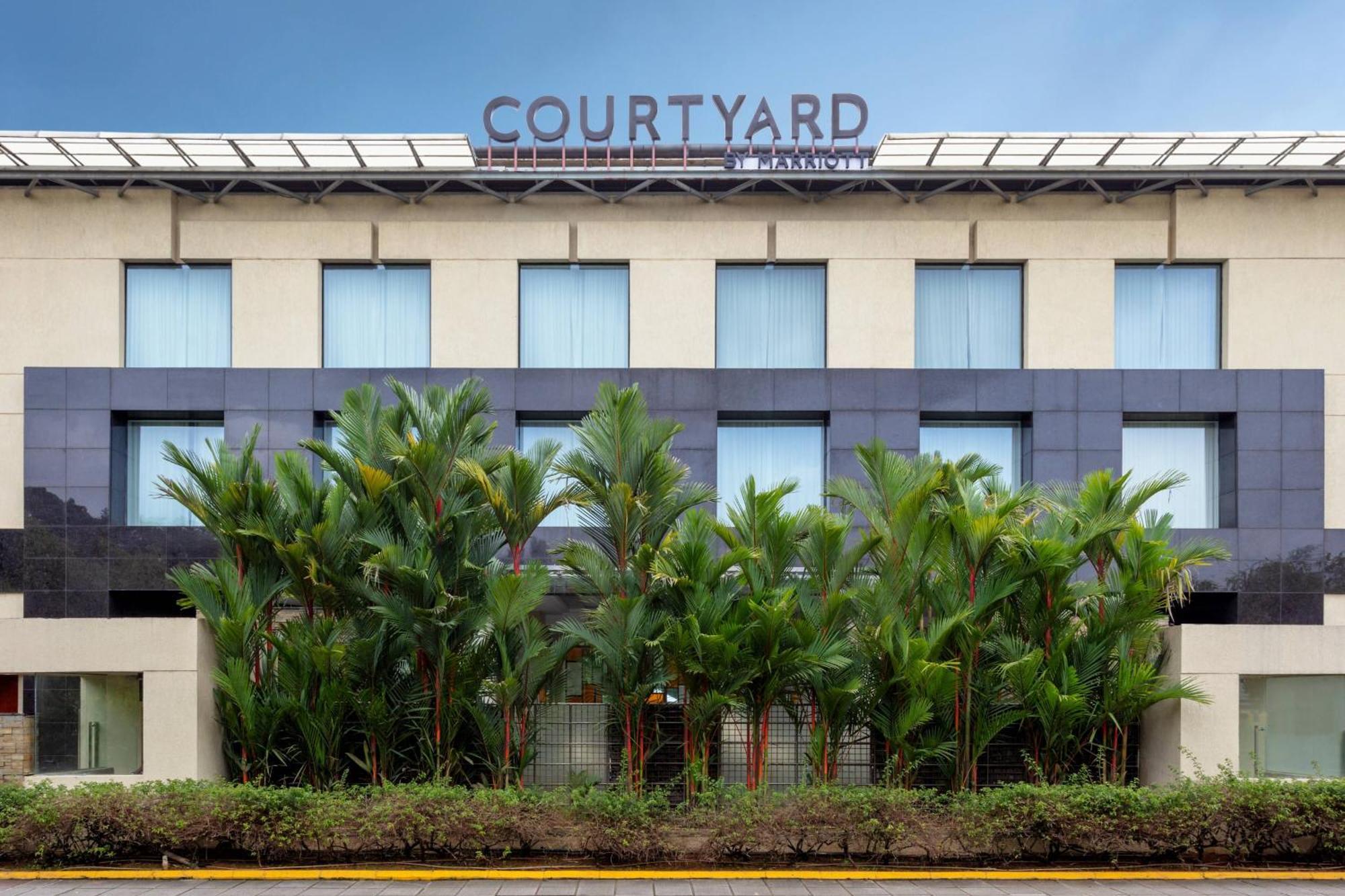 Отель Courtyard By Marriott Kochi Airport Недумбассери Экстерьер фото Courtyard by Marriott, Bangalore